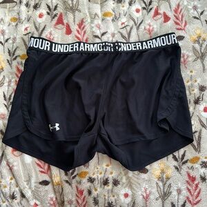 Under Armour Shorts size large good condition